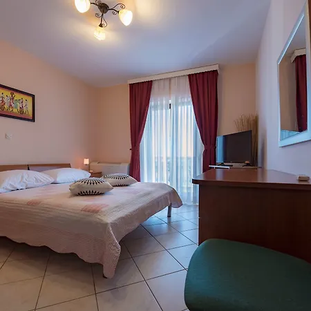 Aurora 3* Pula