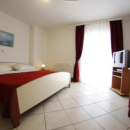 Aurora Hotel 3*