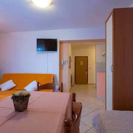 Aurora Πούλα