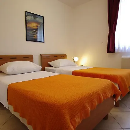 Aurora 3* Pula