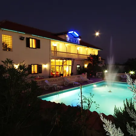 Aurora 호텔 풀라