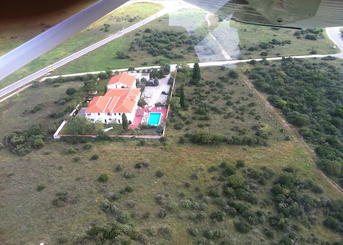 Aurora 호텔 풀라