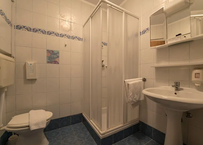 Aurora 호텔 풀라