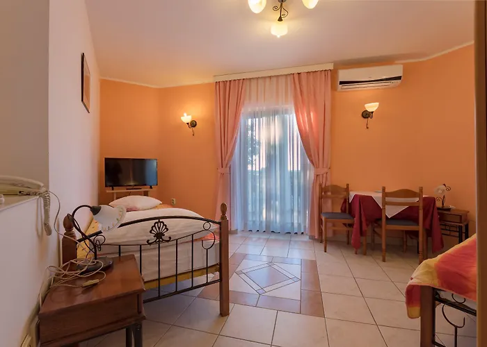 호텔 Aurora 풀라